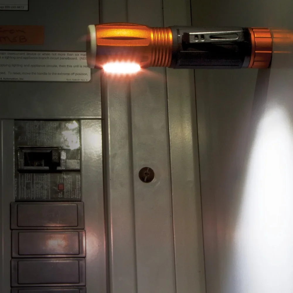 Klein Tools 56028 Flashlight with Worklight 5338