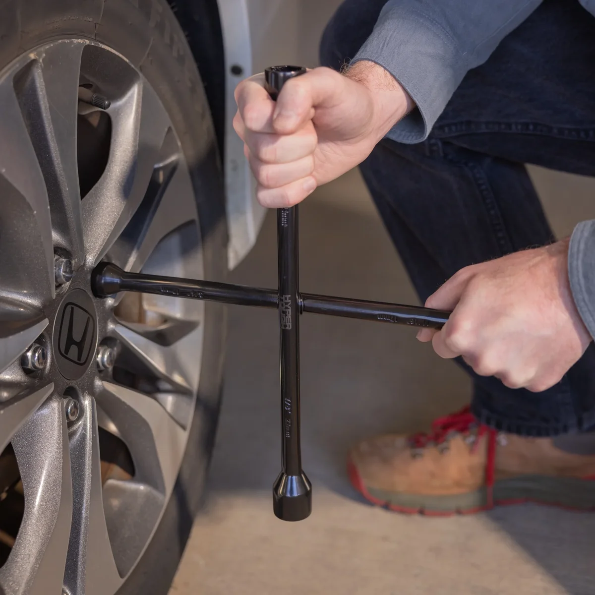 Everdaily Essentials 14-inch Powder Coated Lug Wrench for Tire Replacement Ref. 9676