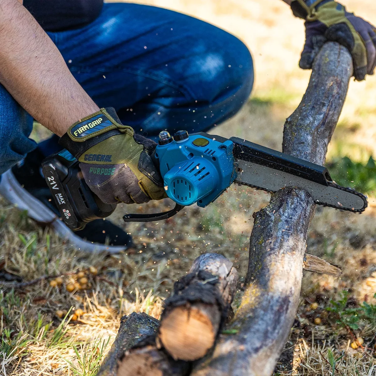 Vipsafe 6" & 8" Mini Chainsaw Cordless with 2 Batteries 2 Chain, Electric Chainsaw for Cutting Gardening, Wood Cutting & DIY, Blue 0751