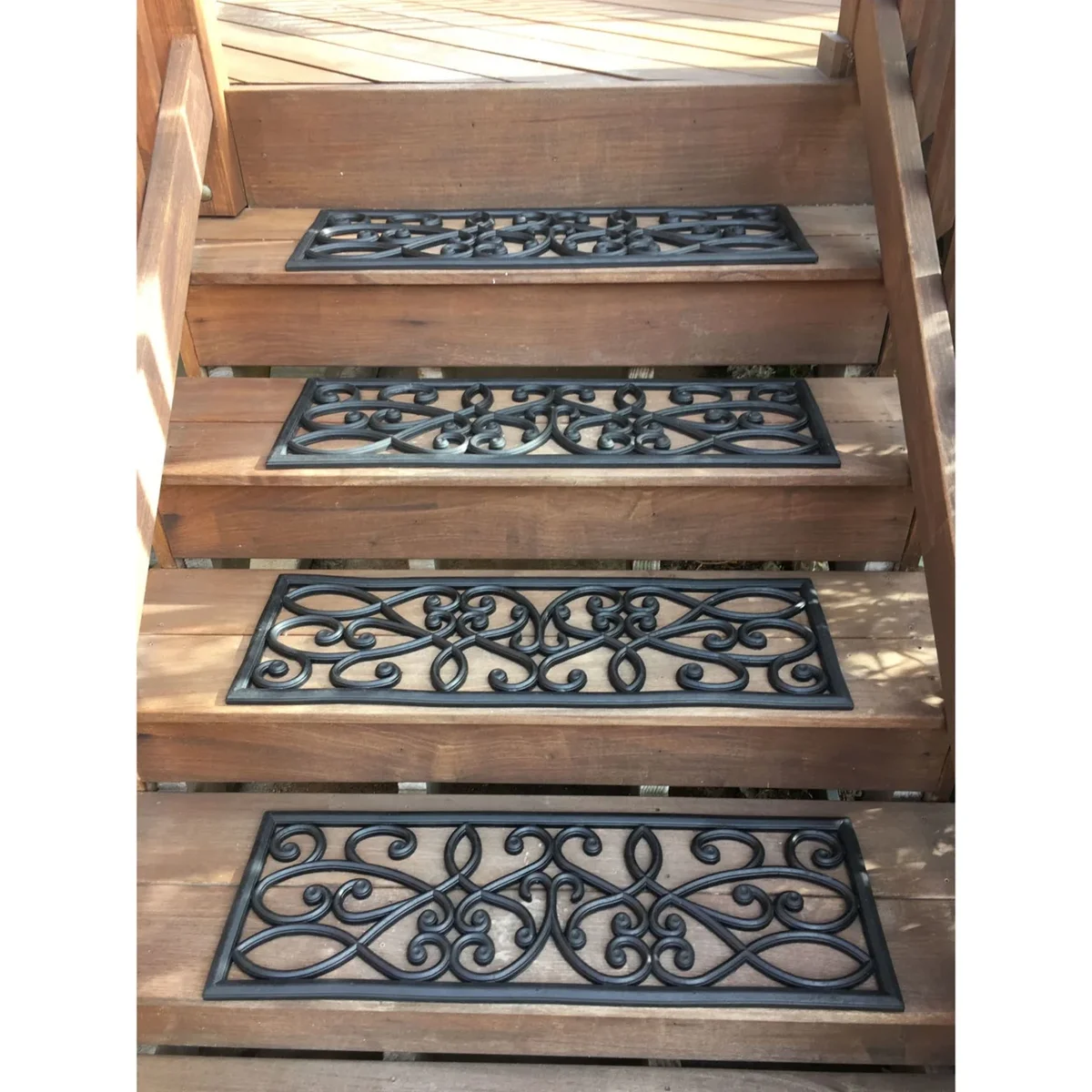 AmeriHome Rubber Scrollwork Stair Tread 4 Pack 4672