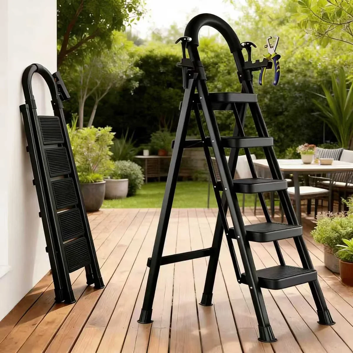 Everdaily Essentials Heavy-Duty Folding Ladder with Non-Slip Pedals & Safety Lock 8209