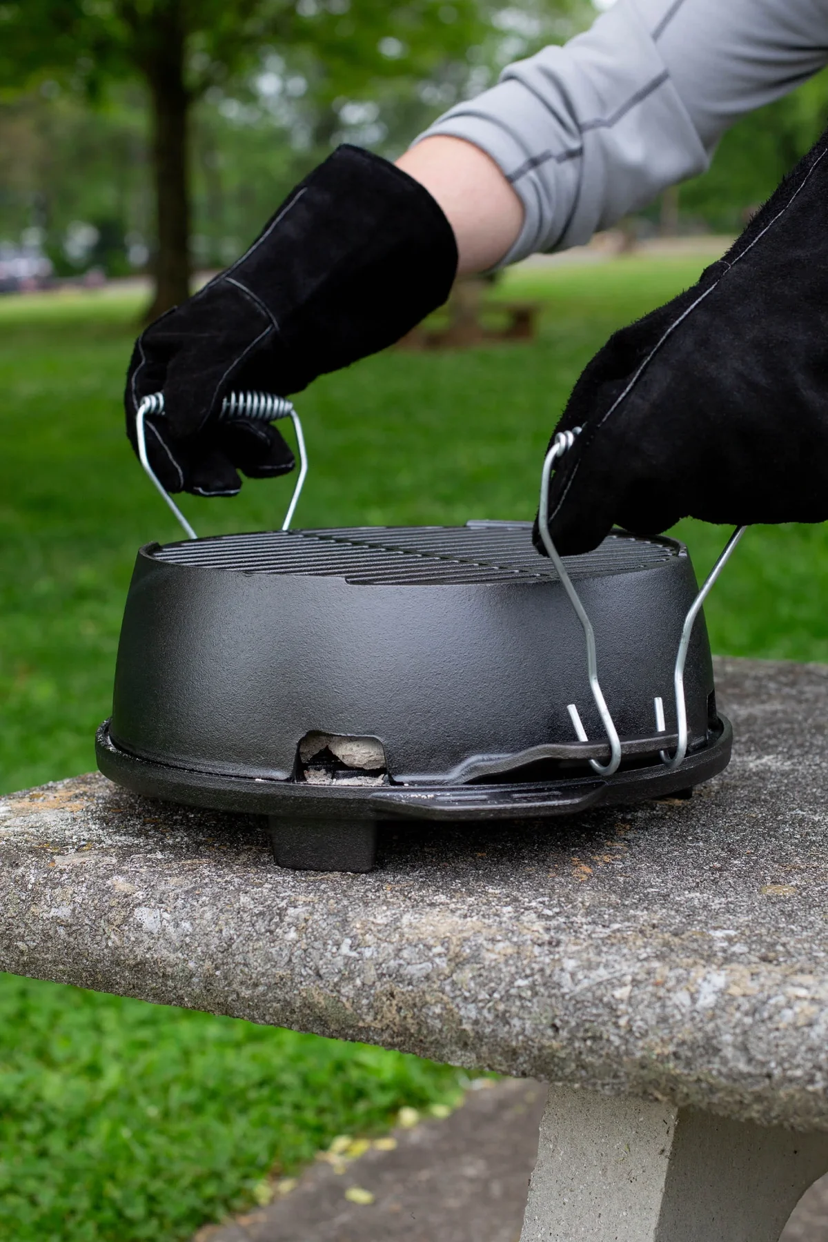 Everdaily Essentials 12" Cast Iron Camping Round Kickoff Grill Ref. 8497