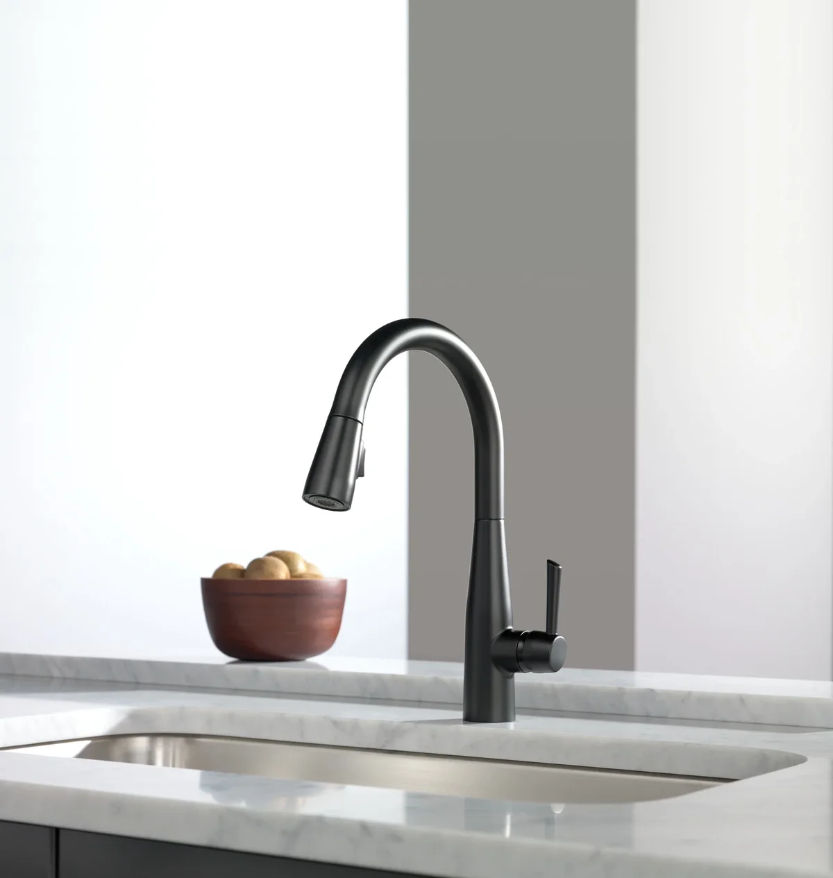 Delta Faucet Delta 9113-BL-DST Essa Single Handle Pull-Down Kitchen Faucet in Matte Black 9701