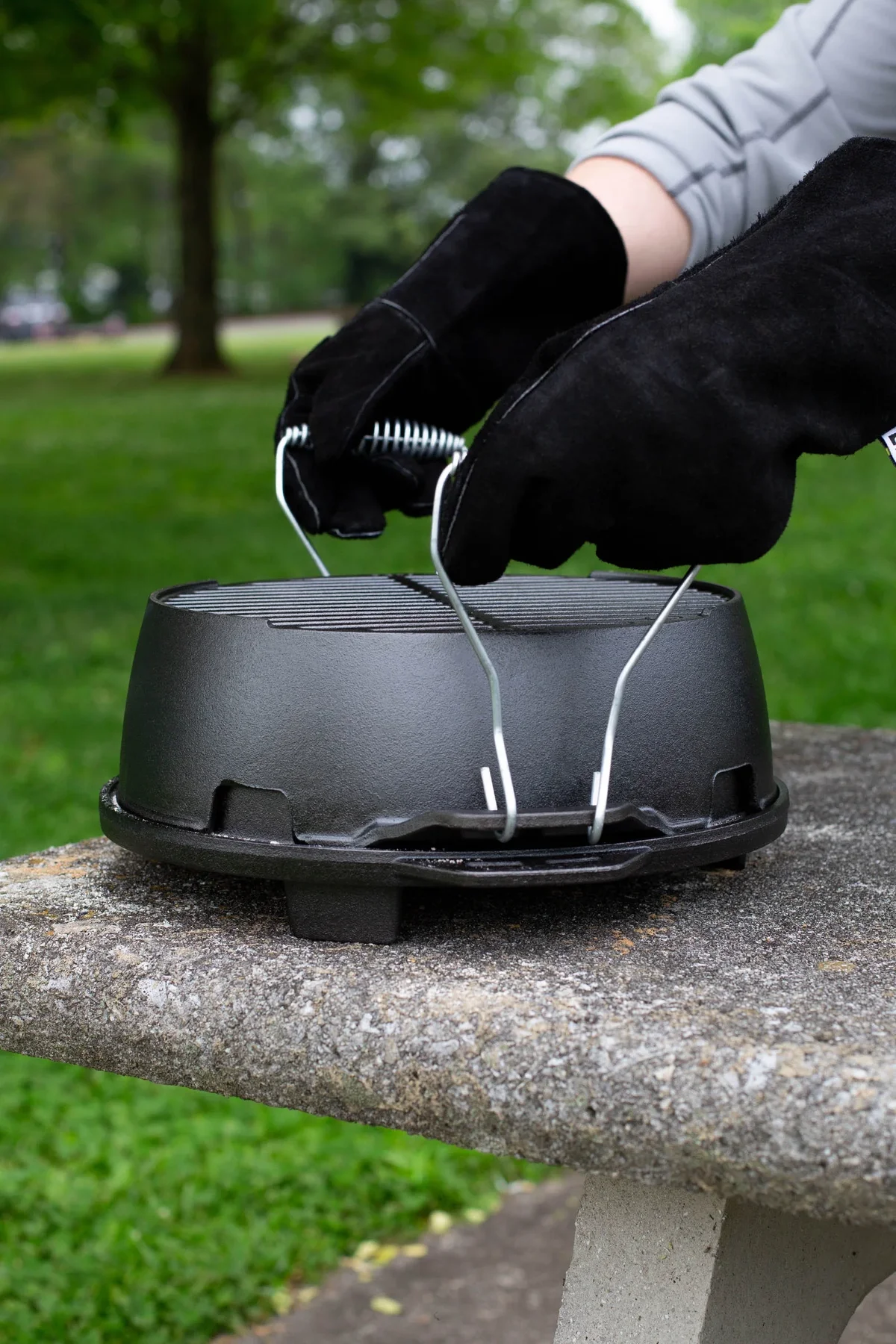 Everdaily Essentials 12" Cast Iron Camping Round Kickoff Grill Ref. 8497