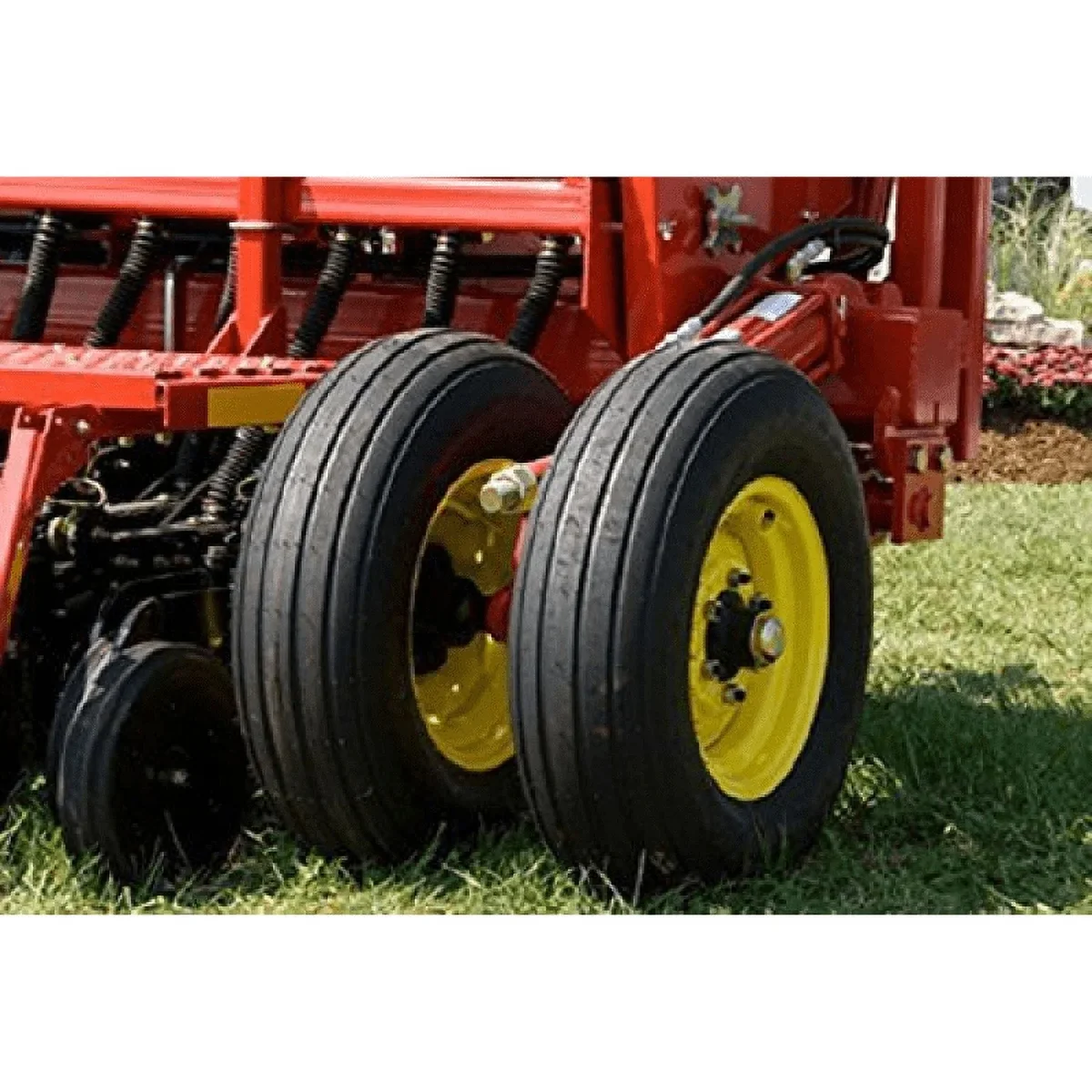 Everdaily Essentials Farm Specialist I-1 Implement Agricultural Tire - 9.5L-15 LRD 8PLY Ref. 7114